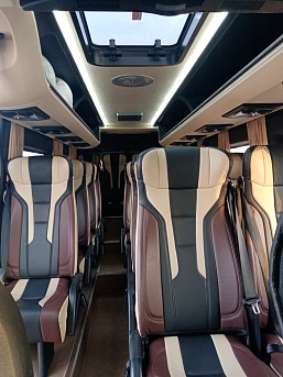 Mercedes Sprinter 19-20 мест (белый) с водителем